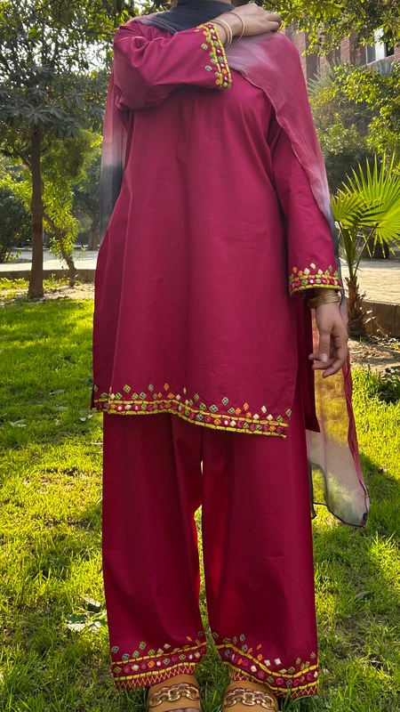 Patola: 3 Piece Classic Shilwar Qameez Set - Image 5